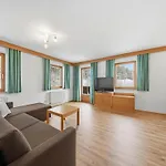 In A Quiet Location In Apartamento Mittersill